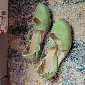 Spring green Ahnu Karma Latitude Slip-on ballet flats